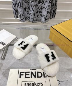 two ⃣ 0 ⃣ two ⃣ four ⃣ New Fendi FENDI flat wool slippers for autumn and winter, featuring r0ynchcxw