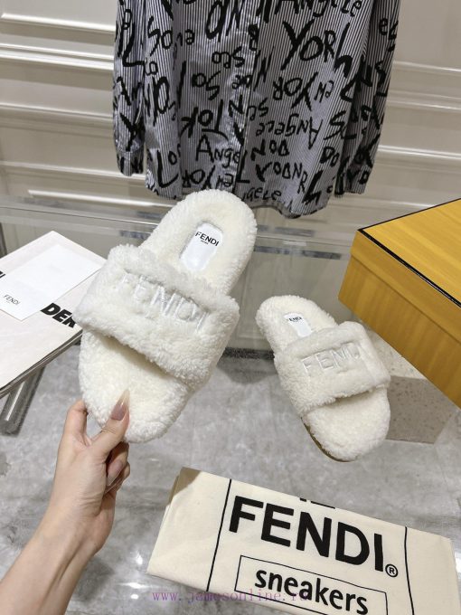 two ⃣ 0 ⃣ two ⃣ four ⃣ New Fendi FENDI flat wool slippers for autumn and winter, featuring rew8dz9lj - Image 4