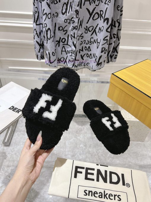 two ⃣ 0 ⃣ two ⃣ four ⃣ New Fendi FENDI flat wool slippers for autumn and winter, featuring r9qel52c7 - Image 5