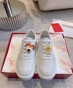 Roger Vivie's new cartoon white shoes with super cute cartoon avatars look great on the feetrn1zvt7y