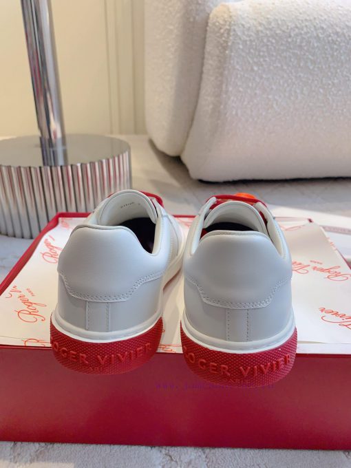 Roger Vivie's new cartoon white shoes with super cute cartoon avatars look great on the feethi64lemf - Image 9