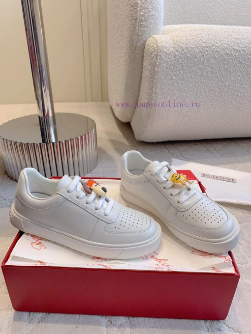 Roger Vivie's new cartoon white shoes with super cute cartoon avatars look great on the feetrn1zvt7y - Image 4