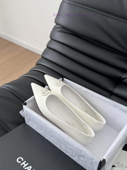 Chanel 25C new heart-shaped buckle pointed single shoeIt's hard not to love the stunning Marh4yluyi5 - Image 8
