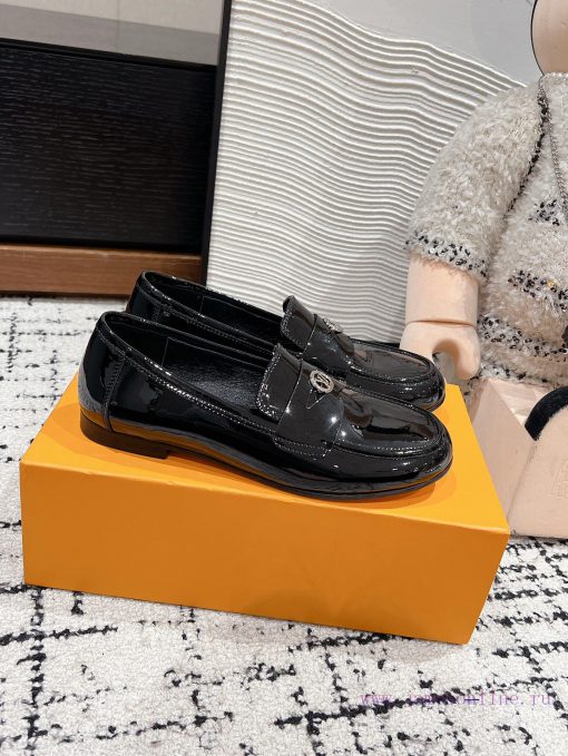 Top qualitylouis vuitton 25ss new arrival～Lv 2025 spring/summer new minimalist flat bottomedwb4rj9uf - Image 4