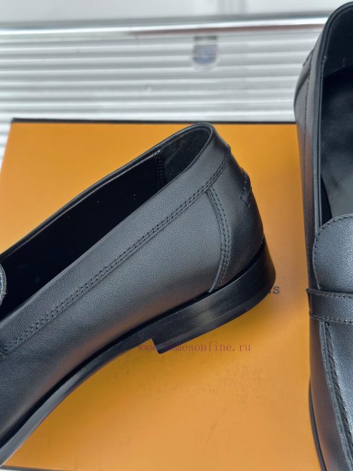 Top versionHerm è s/Herm è s classic klly buckle loafersSuper versatile shoe design with a dplgujc18 - Image 7