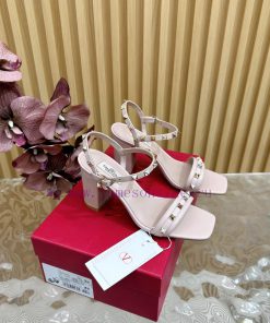 -- New Warren——————2024 Top Valentino Paris Fashion Show Launch Valentino Thick Heel Riveted5kr39y9m