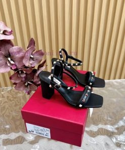 -- New Warren——————2024 Top Valentino Paris Fashion Show Launch Valentino Thick Heel Rivetedygjncwkl