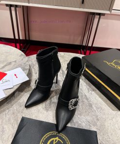 CL buckle boots ∙ ꫛꫀ w ︎It comes with 100mm stiletto heels made entirely of black calf leathaece6dv6