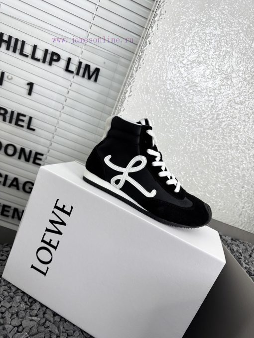 Loewe's new Flow Runner 2.0 series of new runway sports shoesNew color retro series running sh6nfjwa - Image 5