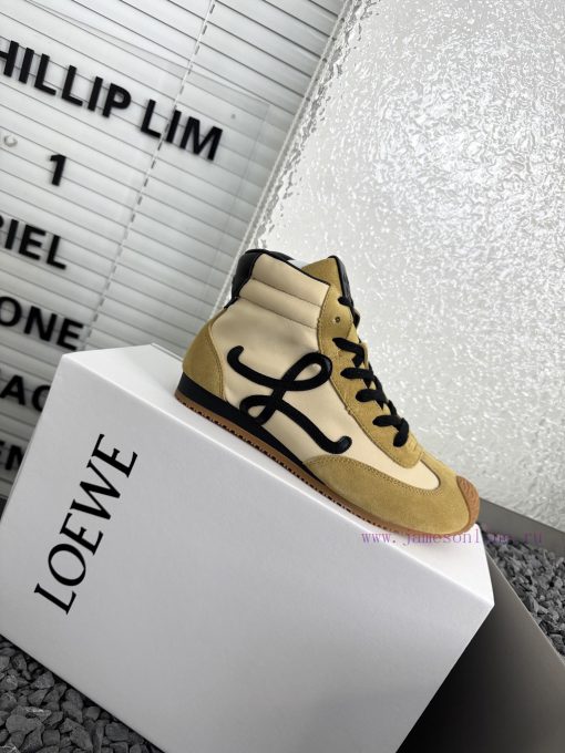 Loewe's new Flow Runner 2.0 series of new runway sports shoesNew color retro series running bk1vs65j - Image 4