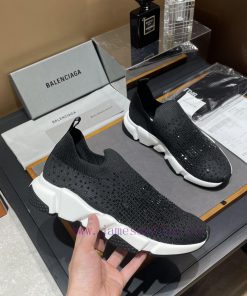 Balenciaga's sparkling single shoes are the world's first, and INS Weibo magazine has explodjj2jkw1j