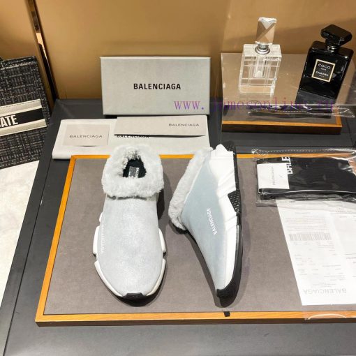 BALENCIAGA, Chinese yuan, due to the gradually decreasing temperature, there has been a trenp9ixwqei - Image 8