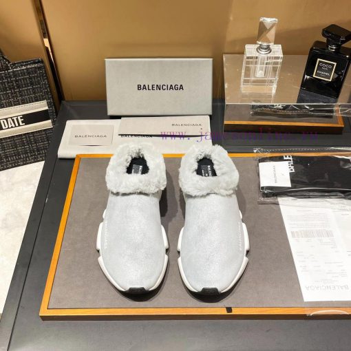 BALENCIAGA, Chinese yuan, due to the gradually decreasing temperature, there has been a trenp9ixwqei - Image 9