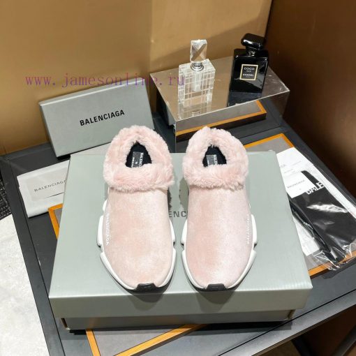 BALENCIAGA, Chinese yuan, due to the gradually decreasing temperature, there has been a trencn02vwwo - Image 8