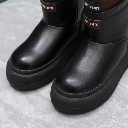 The modelFashionable and trendy thick soled snow boots24SS autumn and winter thick soled furr1e2u12v - Image 5