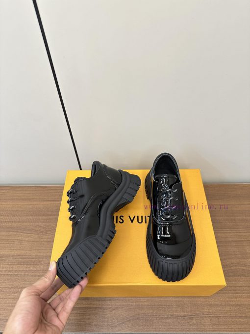 LOUIS VUITTON LV loafers retro unisex style single shoesClassic embossed retro fashion super6j3gbwkd - Image 5