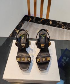 Out, 𝘽𝙖𝙡 * 𝙖𝙞𝙣 Balmain 2023 Spring/Summer Fashion Show Hentian High Water Platform SandalsBrr57c507r