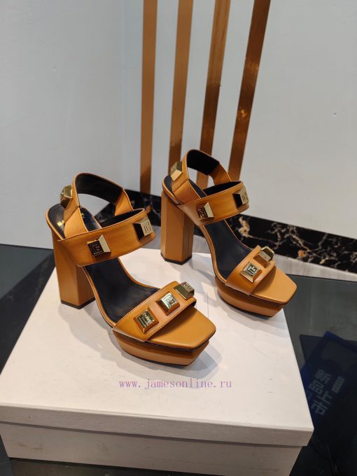 Out, 𝘽𝙖𝙡 * 𝙖𝙞𝙣 Balmain 2023 Spring/Summer Fashion Show Hentian High Water Platform SandalsBr4ltimtrm - Image 3