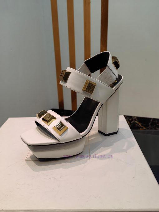 Out, 𝘽𝙖𝙡 * 𝙖𝙞𝙣 Balmain 2023 Spring/Summer Fashion Show Hentian High Water Platform SandalsBrjuqqo2uq - Image 10