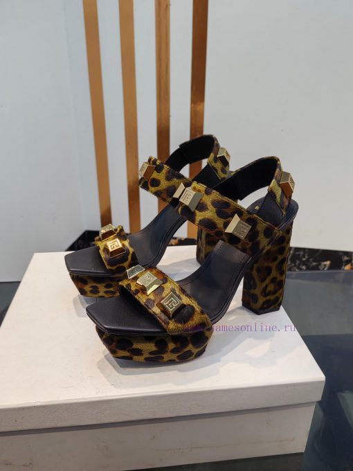 Out, Balmain autumn/winter 2023 runway fashion hate sky high waterproof platform sandals,Brawrovq2uv - Image 4