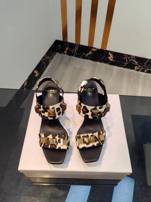 Out, Balmain autumn/winter 2023 runway fashion hate sky high waterproof platform sandals,Bra8xvbmt0r