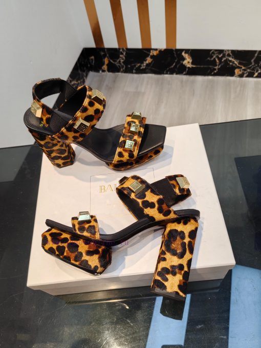 Out, Balmain autumn/winter 2023 runway fashion hate sky high waterproof platform sandals,Brasp1putkm - Image 6