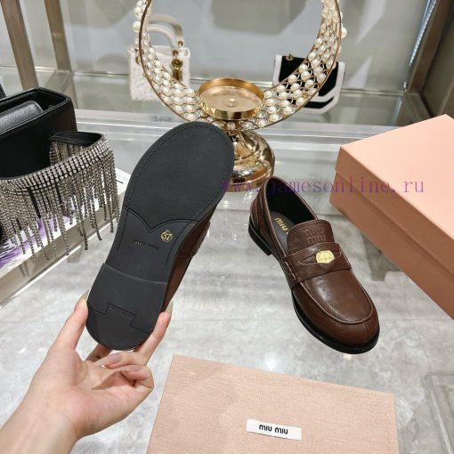 The newly released flat bottomed coin loafers by miumiu in spring are worth recommending witpp9sk57f - Image 10