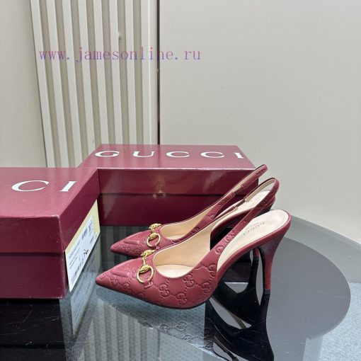 The 2025G new GUcc 𝐢 horseclip shallow mouth sandals feature pointed edges, elastic straps, f62wcatz