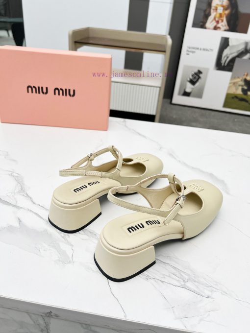 First release MIUMIU * Miu Miu rear empty sandals 2025 new model🤩 No matter how you wear it,olq8eqip - Image 4