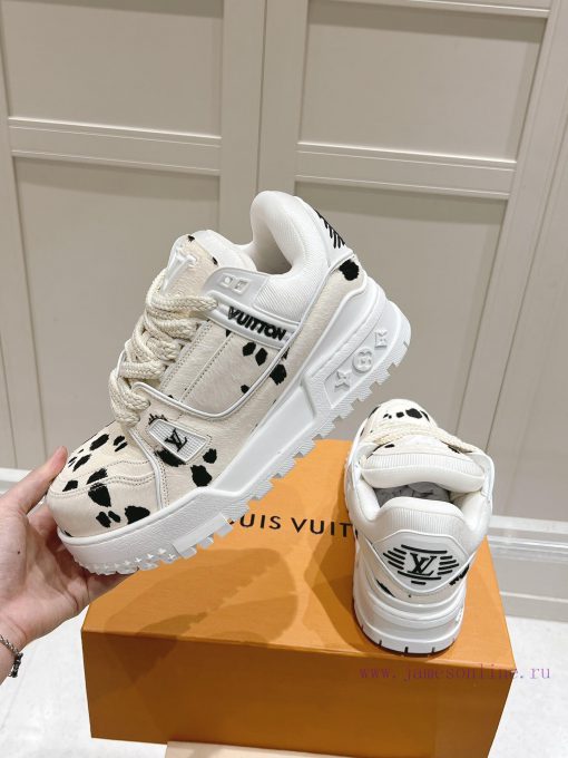 Purchasing levelLimited edition Dalmatian Latest Couple Series New ColorsLouis Vuitton Trainulrctuuj - Image 3