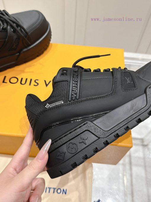 Purchasing levelLimited edition Dalmatian Latest Couple Series New ColorsLouis Vuitton Trainxp3cq3bt - Image 9