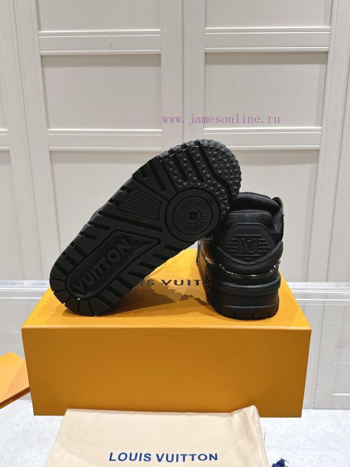 Purchasing levelLimited edition Dalmatian Latest Couple Series New ColorsLouis Vuitton Trainxp3cq3bt - Image 10