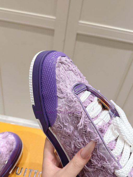 Men's styleThe LV skate tassel sneakers feature floral patterns on denim fabric, giving a viv6c6wz59 - Image 7
