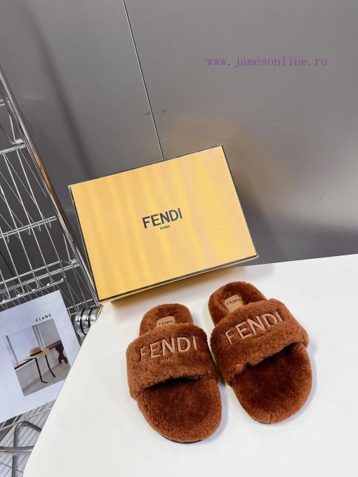 FENDI's new autumn and winter fur mop is an essential item every autumn and winter. Not onlydhdodp4h - Image 2