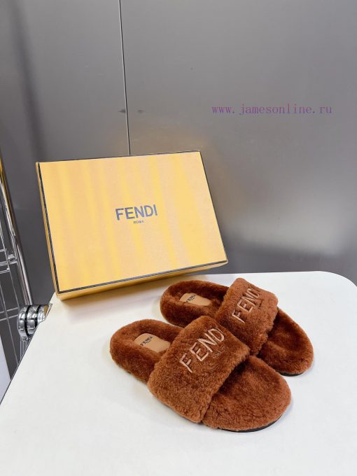 FENDI's new autumn and winter fur mop is an essential item every autumn and winter. Not onlydhdodp4h - Image 3