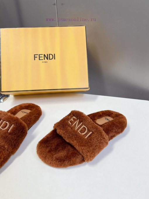 FENDI's new autumn and winter fur mop is an essential item every autumn and winter. Not onlydhdodp4h - Image 4