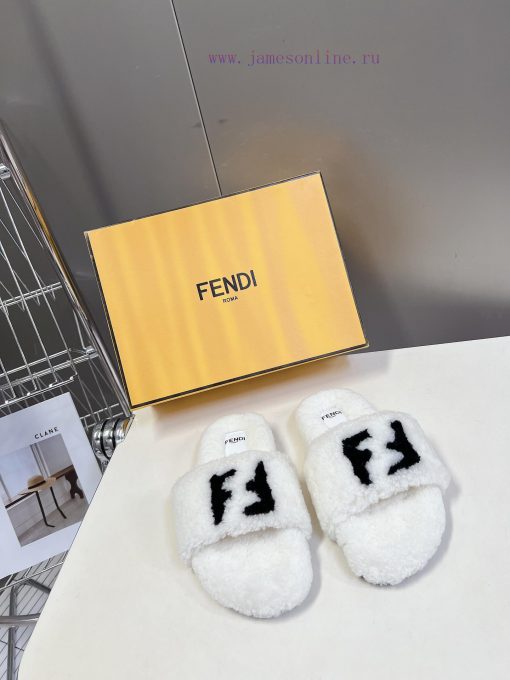 FENDI's new autumn and winter fur mop is an essential item every autumn and winter. Not only7ifbrg05