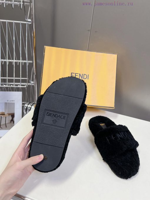 FENDI's new autumn and winter fur mop is an essential item every autumn and winter. Not onlytcl9512k - Image 10