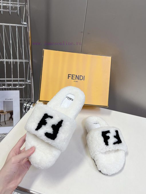 FENDI's new autumn and winter fur mop is an essential item every autumn and winter. Not only7ifbrg05 - Image 5