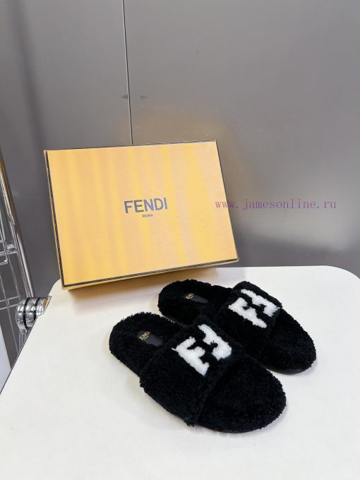 FENDI's new autumn and winter fur mop is an essential item every autumn and winter. Not only7hhjjr6q - Image 3