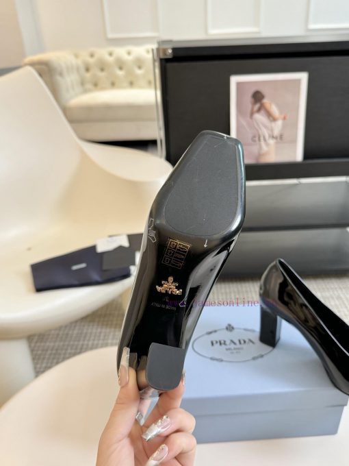 8.5cmPRADA/PRADA ClassicTriangle logo single shoe seriesThe simple design is probably its moeun3e3uv - Image 7