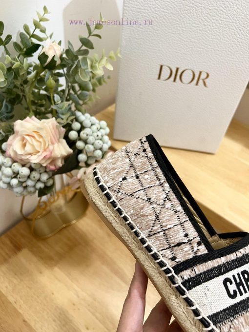 Top Original 11 RemakesDior 2024 Early Autumn CollectionPattern ‮ Flower lifting ‬ Thorn ‮ Fg68zx9xg - Image 9