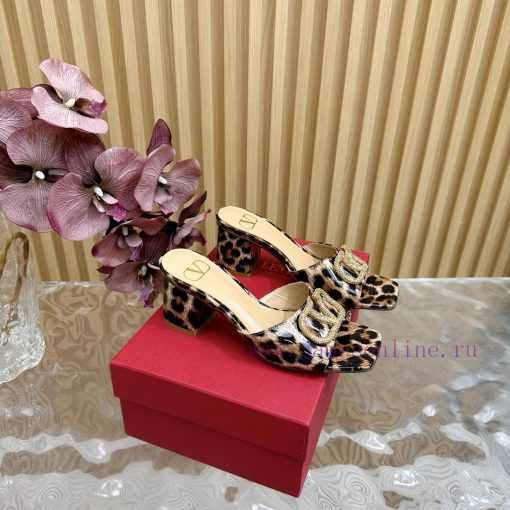 Valentino's newly developed diamond buckle patent leather high-heeled sandals series————————wm5wkxwc - Image 2