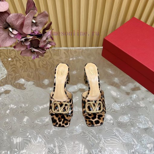 Valentino's newly developed diamond buckle patent leather high-heeled sandals series————————wm5wkxwc - Image 5