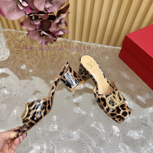 Valentino's newly developed diamond buckle patent leather high-heeled sandals series————————wm5wkxwc - Image 8