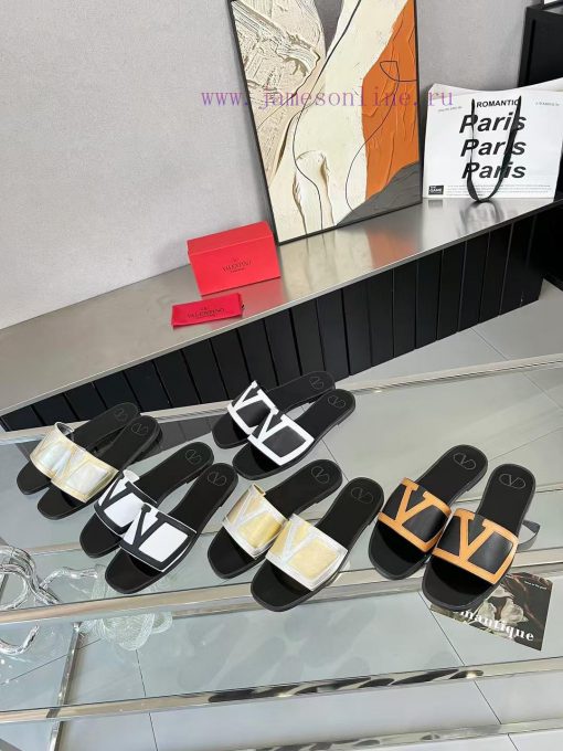 Valentino, 25 new spring/summer collection, Valentino color blocked flat bottomed slippers, uzt9r4d6
