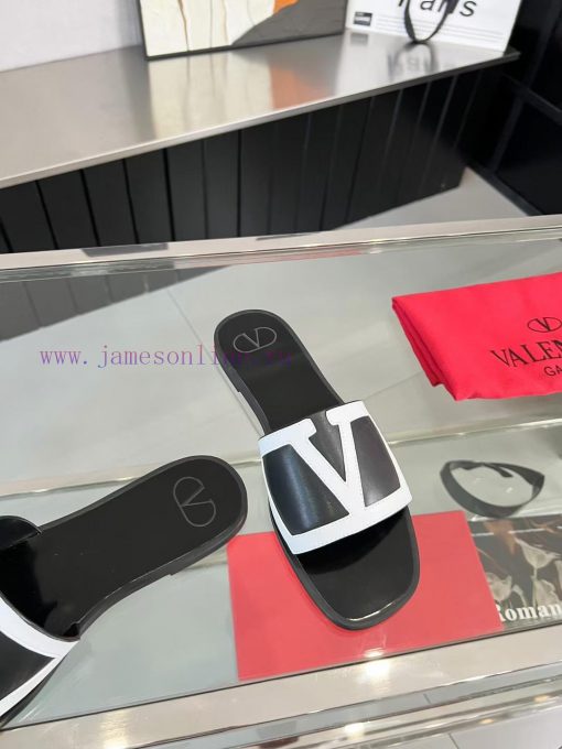 Valentino, 25 new spring/summer collection, Valentino color blocked flat bottomed slippers, uzt9r4d6 - Image 4