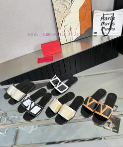 Valentino, 25 new spring/summer collection, Valentino color blocked flat bottomed slippers, hv6j7enb
