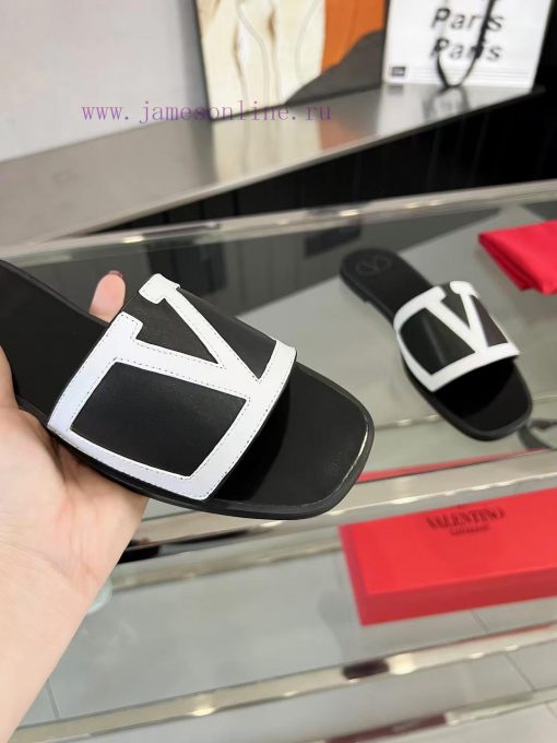 Valentino, 25 new spring/summer collection, Valentino color blocked flat bottomed slippers, uzt9r4d6 - Image 10