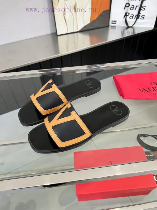 Valentino, 25 new spring/summer collection, Valentino color blocked flat bottomed slippers, kabqhgd0 - Image 6